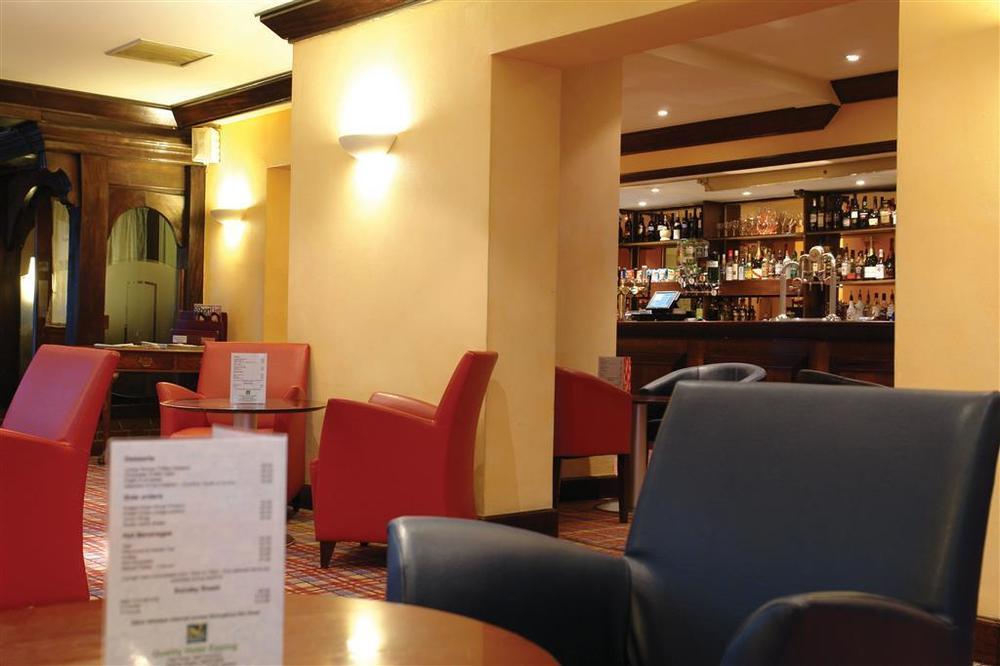 The Bell Hotel Epping Restaurace fotografie