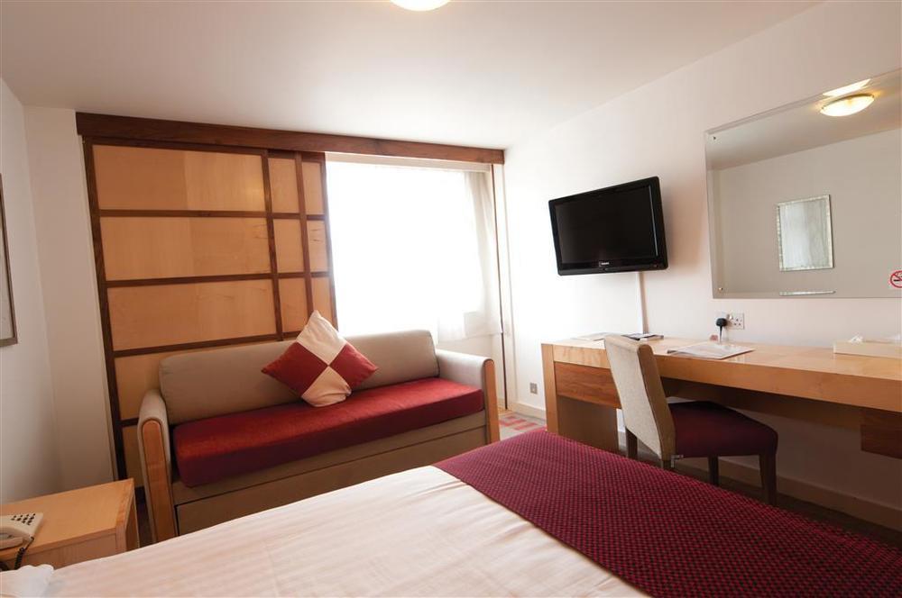 The Bell Hotel Epping Pokoj fotografie
